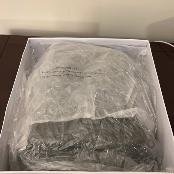 Steve Madden - Picture 3 of 5